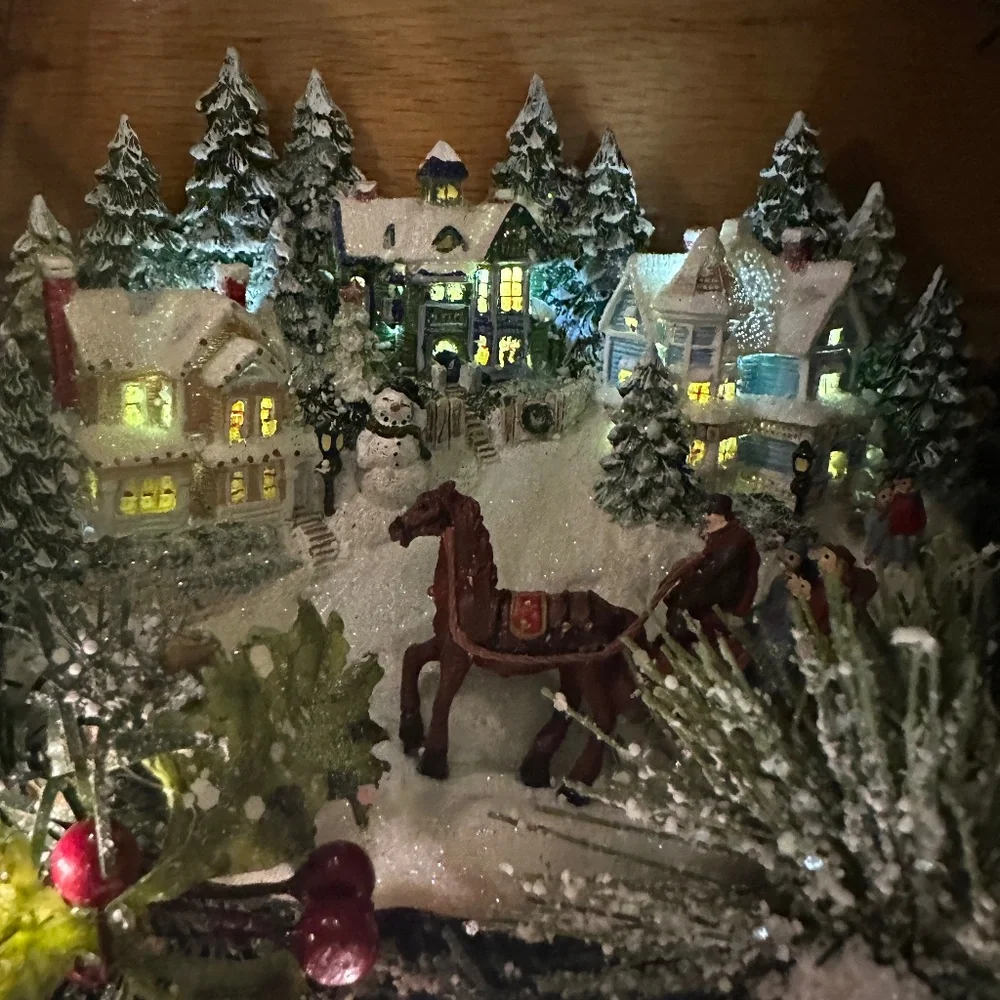 Victorian Themed Christmas Lights and Musical Artificial Wreath